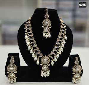 Traditionnel Antique fait à la main CZ fil clouté travail Patwa indien colliers boucles d'oreilles et vêtements de tête pour femmes et filles ensembles de bijoux - Product Image 3