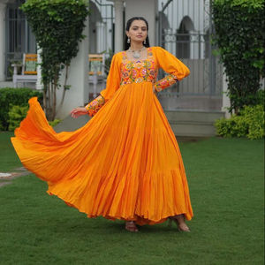 Vestido de color naranja con estilo Navratri especial de alta demanda en tela de rayón con trabajo de Kutchi Gamthi para mujeres indias - Product Image 1