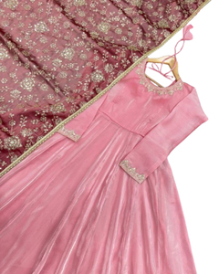 Mới đến lễ hội tuyệt vời mặc áo choàng anarkali dài chiều dài bột dupatta georgette vải viền vàng thường xuyên salwar kameez - Product Image 1