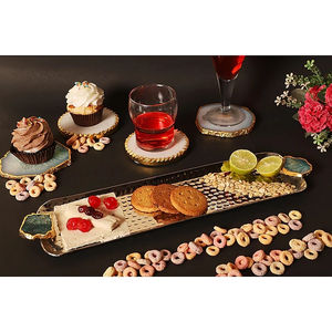 Plateau rectangulaire de service décoratif de luxe en métal doré avec poignées rondes en marbre plateau pour la décoration de table de mariage - Product Image 1