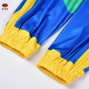 ชุดวอร์มผู้ชาย Ryan Pro Gear แบบสั่งทำพิเศษ เนื้อผ้าระบายอากาศได้ดี สวมใส่สบาย พร้อมโลโก้สั่งทำ ป้องกันรอยยับ - Product Image 5