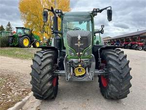 Tractor Premium usado Fendt 724 Vario y eficiente marca MINNUO Tractor Fendt suministro directo - Product Image 2