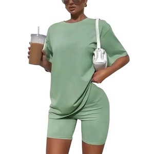 Conjunto de 2 piezas de ropa deportiva para mujer: camiseta y pantalones cortos de color sólido, estilo biker, personalizados para mujer. - Product Image 6