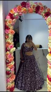 Top hermoso Digital impreso Color púrpura enorme estilo patrón puro Chinon tela de seda Lahenga Choli con una pieza de blusa de punto - Product Image 3