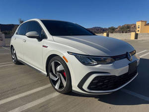 Volkswagen Golf GTI S 2022 Usado en Excelentes Condiciones - Product Image 2