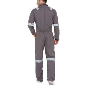 Overol de Seguridad Reflectante de Alta Calidad para Trabajadores de la Construcción Industrial, Diseño Impermeable y Resistente al Viento con un Elegante Estilo de Traje - Product Image 3