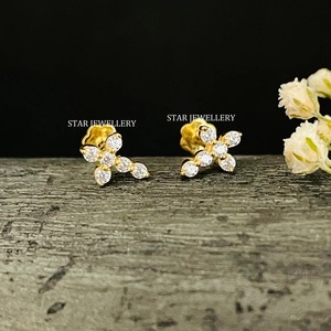 Boucles d'oreilles clous en or massif 14 carats avec diamant naturel, cadeau religieux unisexe, bijoux fins - Product Image 1