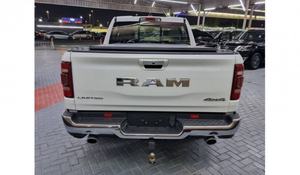 RAM TRX 4x4 essence 2023 d'occasion, pick-up, pneus R18, sièges en cuir, régulateur de vitesse adaptatif, blanc, automatique, caméra arrière 360°, panoramique - Product Image 2