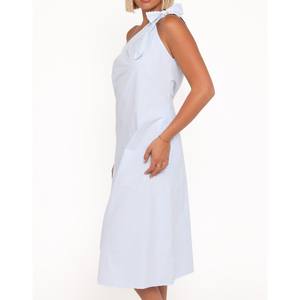 Mini robes pour femmes conçues pour des looks avant-gardistes, offrant une coupe ajustée, une énergie féminine et un équilibre visuel élégant - Product Image 1