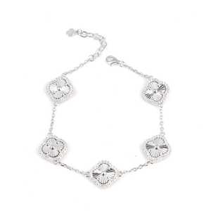 กำไลข้อมือคริสตัลเคลือบเงา 5 Clover GM Sterling Silver 925 - สี GM/Sar - Product Image 4