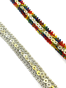 Recorte de encaje bordado pequeño metálicas de lentejuelas plateadas con diamantes de imitación para manualidades y decoraciones disponibles al mejor precio - Product Image 2