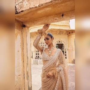 Costume Palazzo Indo-Occidental à Trois Pièces Brodé à la Main avec Séquence Tendance, Tissu Chinon, Vêtement de Fête pour Femmes, Robe Festive - Product Image 5