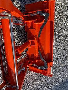 รถแทรกเตอร์ขนาดเล็ก Kubota BX23S ใหม่พร้อมที่ติดเครื่องตัดหญ้า | รถแทรกเตอร์4WD ขนาดกะทัดรัดคุณภาพสูงสำหรับใช้ในฟาร์มและสนามหญ้า - Product Image 5