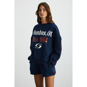 Sudadera Urbana KEIRY para Mujer, Forrada de Felpa, Ultra Suave, de Algodón Orgánico, con Estampado Urbano y Mangas con Ribete - Product Image 1