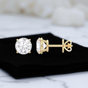 Pendiente de tuerca de cuatro puntas de piedra de moissanita de corte redondo de 5,00 CT, hecho en plata de ley 925 para Unisex - Product Image 4