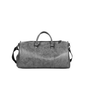 Sac de voyage polochon vintage en cuir de vachette fou avec sac de week-end à plusieurs compartiments - Product Image 1