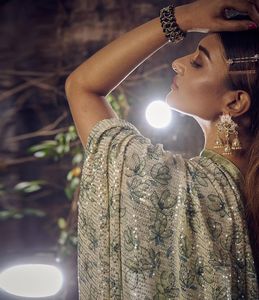 Nouvelle collection exclusive de saris à paillettes de créateur par Fabzone pour une tenue de soirée - Product Image 5