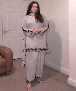 Kurti de bureau en coton le plus choisi avec le dernier top de broderie sophistiqué de designer Sharara Dupatta Set - Product Image 1