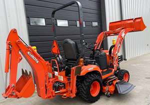 Mini Tractor Kubota BX23S 4WD 2021 con Cargador Frontal y Retroexcavadora |   Tractor Agrícola Compacto de 23 HP, Tractor Subcompacto 4x4 con Cargador - Product Image 3
