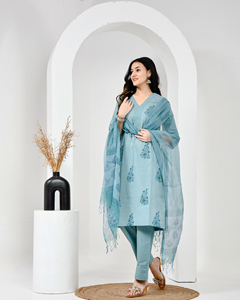 Conjunto de Traje Étnico de Tres Piezas de Algodón para Mujer |   Conjunto Kurta con Pantalón y Dupatta Suave |   Venta al por Mayor - Product Image 2