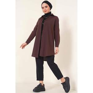 เสื้อเชิ้ตสีน้ำตาลตัดทรงรีคอปกคลาสสิก - Product Image 4