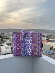 Bolso de hombro reversible con estampado floral de bloque de retazos acolchado de algodón hecho a mano indio ENVÍO GRATIS EN TODO EL MUNDO - Product Image 4