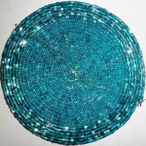 แผ่นรองแก้วลูกปัดแก้วทำมือคุณภาพสูงจากอินเดีย ดีไซน์ใหม่ รับทำโลโก้ เป็นมิตรกับสิ่งแวดล้อม สำหรับงานแต่งงาน งานคริสต์มาส และงานเลี้ยงบนโต๊ะอาหาร - Product Image 2