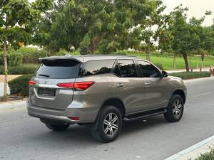 Nuevo/Usado TOYO-TA FORTUNE 2024 4.0L 3.0L Diésel Automático 4x4 SUV Techo Solar Asientos de Cuero Oscuro 6 Plazas 24000km 360 - Product Image 4