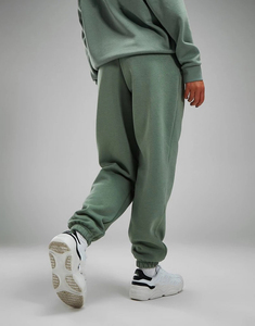 Ensemble de survêtement 2 en 1 pour femmes en détresse sweat à capuche avec patch de broderie personnalisé et pantalon de survêtement à taille élastique avec col à capuche - Product Image 5