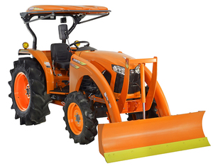 Tractor Agrícola de Cuatro Ruedas Marca L5228 de 35HP con Transmisión por Engranajes, Bomba y Caja de Cambios - Product Image 1