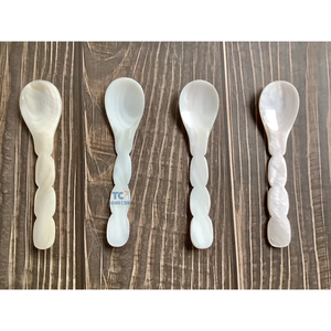 Cuillères à caviar blanches au design élégant, cuillère en nacre 100% naturelle, cuillères non toxiques provenant d'une usine du Vietnam - Product Image 4