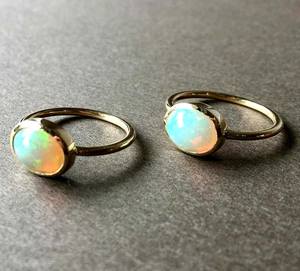 Popular ópalo etíope 10x12mm forma ovalada conjunto de bisel de piedras preciosas chapado en oro plateado anillo de banda fina joyería hecha a mano para novia - Product Image 1