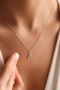 Barres d'or élégantes contenant une seule perle, disponibles à prix de gros, une touche moderne sur un classique. - Product Image 3