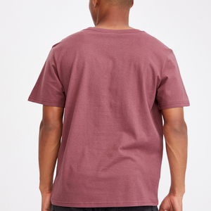 เสื้อยืดผ้าฝ้าย100% สำหรับผู้ชายพิมพ์ลายกรดซักสกรีนลายตามสั่งแบบผ้า220กรัมน้ำหนักผ้าเปล่า - Product Image 4