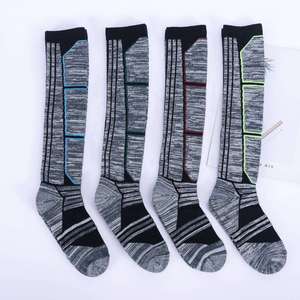 Calcetines deportivos personalizados, calcetines tobilleros deportivos cortos de algodón y poliéster transpirables Unisex, suministro directo de fábrica para ropa de entrenamiento de gimnasia - Product Image 3