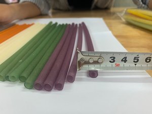 หลอดฟางข้าว100% ทำจากฟางข้าวธรรมชาติสีผสมแบบกำหนดเองสำหรับวันหยุดแบบแห้ง - Product Image 3