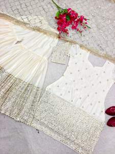 Nuevo diseñador Party Wear Designer Top de seda satinada con manga completa y Sharara con Dupatta con trabajo de bordado de secuencia de hilo - Product Image 4