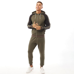 Survêtement de haute qualité confortable et tendance pour hommes Prix ​​bas Survêtements de haute qualité en gros personnalisés pour hommes - Product Image 3
