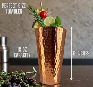 Patrón de vaso martillado de cobre perfecto para una experiencia de bebida pura y sabor natural - Product Image 4