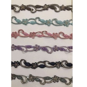 Encaje bordado más vendido con material ligero Patrón de flores elegante Bueno para confección y arte textil a precio de exportación - Product Image 2