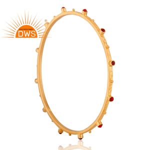 Brazalete de piedras preciosas cultivadas de coral natural chapado en oro de 18 quilates de plata esterlina superventas, fabricante de joyería Demi Fine Bangle - Product Image 3