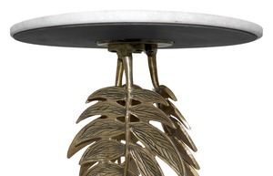 Table d'appoint en métal feuille de fougère tropicale Base florale luxueuse en or avec un dessus en marbre blanc pour une décoration élégante et inspirée de la nature - Product Image 2