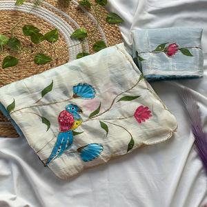 ชุดส่าหรีผู้หญิงแบบใหม่ ประดับจี้ทองคำ พร้อมงานฝีมือและขอบอาร์โก มีสินค้าในสต็อก - Product Image 1