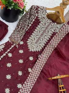 Ensemble de vêtements de fête en soie Gmy avec broderie lourde et travail de séquence de codage, haut en soie Gmy avec broderie et travail de séquence de codage, dupatta - Product Image 5