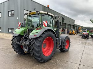 Tracteur agricole Fendt 4x4 à moteur 20 CV, haute productivité, transmission par engrenages, garantie 3 ans - Offre Spéciale - Product Image 1