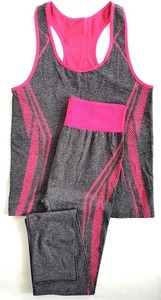 Ropa de yoga personalizada de fábrica, conjuntos de piezas de chaleco deportivo, sujetador de yoga sin costuras, pantalones de fitness para mujer, mallas de gimnasio de cintura alta - Product Image 3