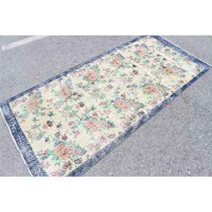 Alfombra Turca, Alfombra Vintage de 3.5x7 pies, Alfombra Marroquí de Lana Azul y Blanca - Product Image 2