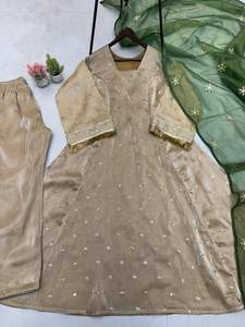 Haut traditionnel indien de créateur en tissu brodé de sequins avec manches brodées et dentelle Zalar, et pantalon dupatta - Product Image 6