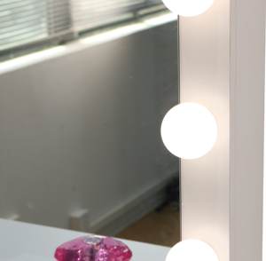 Table de maquillage <span class=keywords><strong>blanche</strong></span> avec ampoules LED, tiroirs et étagères ouvertes, table de maquillage pour chambre à coucher, salle de maquillage, coiffeuse moderne - Product Image 4