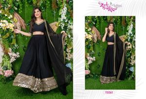 Readymade traditionnel ethnique indien pakistanais Lehenga & Dupatta ensemble Georgette avec broderie travail pleine couture tenue de fête - Product Image 4
